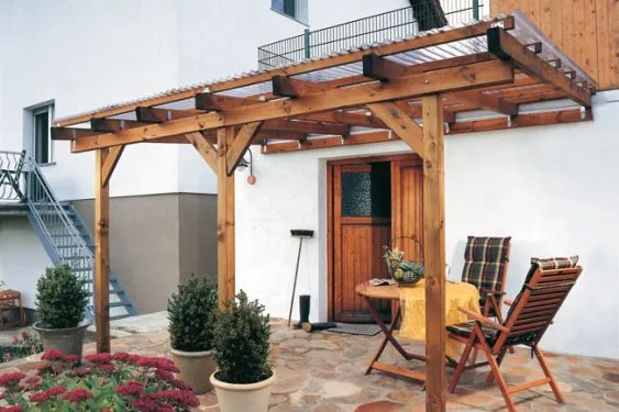 Pergola avec plaques PVC