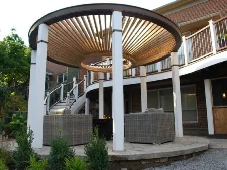 La pergola à forme libre ou combinée