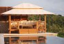 Gazebo en bois sur piscine